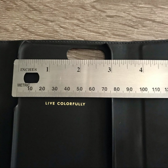 Kate Spade Scalloped Phone Case Wristlet - Picture 11 of 12